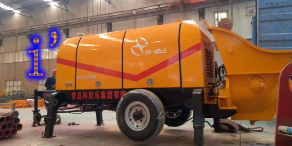 混凝土泵工作時，在骨料缸出口處涂抹潤滑脂的用意何在